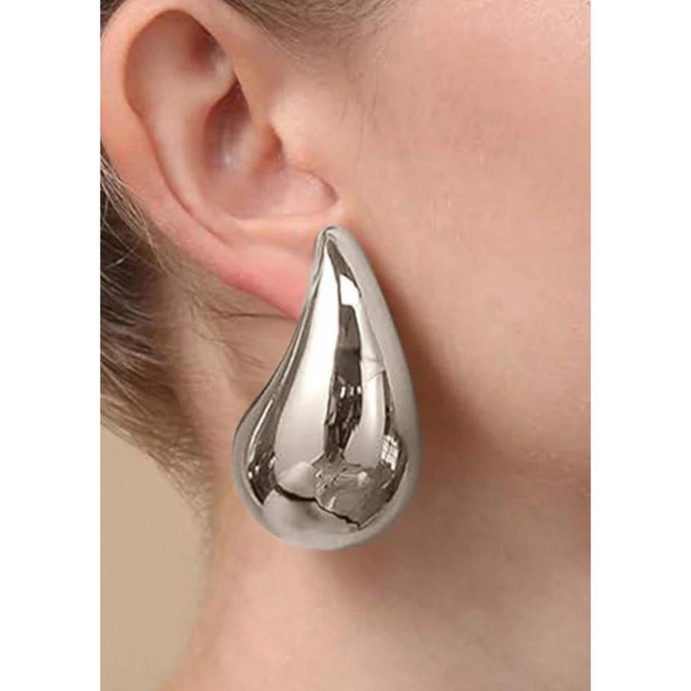 Large Silver Tone Tear Drop Earrings! Luxe Elegance